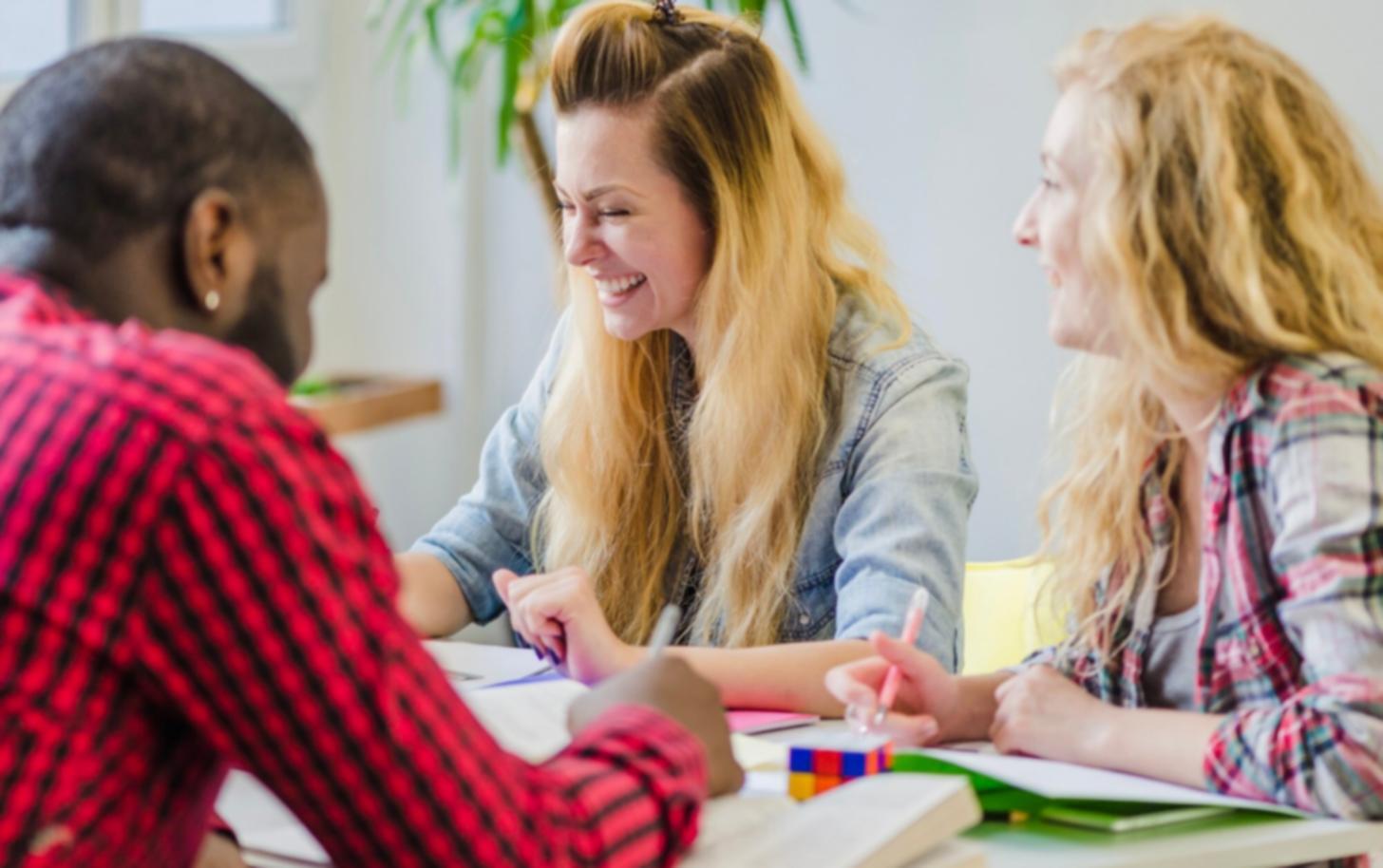 Persona aprendiendo técnicas de presupuesto personal